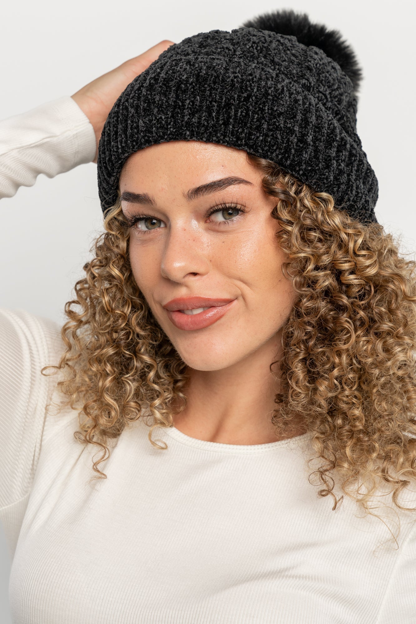 Malery Velvet Cable Knit Beanie | Black