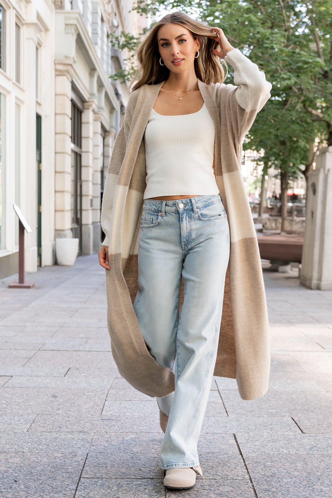 Riley Mid Rise Relaxed Fit Jeans | Light Wash